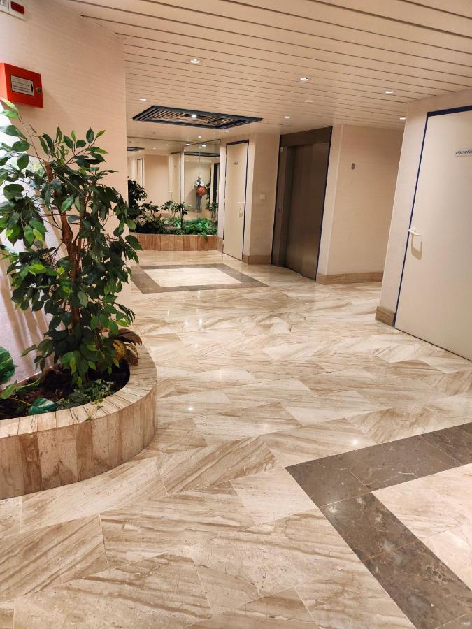 Appartement 2 Pieces Avec Une Grande Terrasse, 3 Etoiles, Wifi, Box Pour Vehicule Et Velos เลส์ซาบล์-โดล็อนน์ ภายนอก รูปภาพ