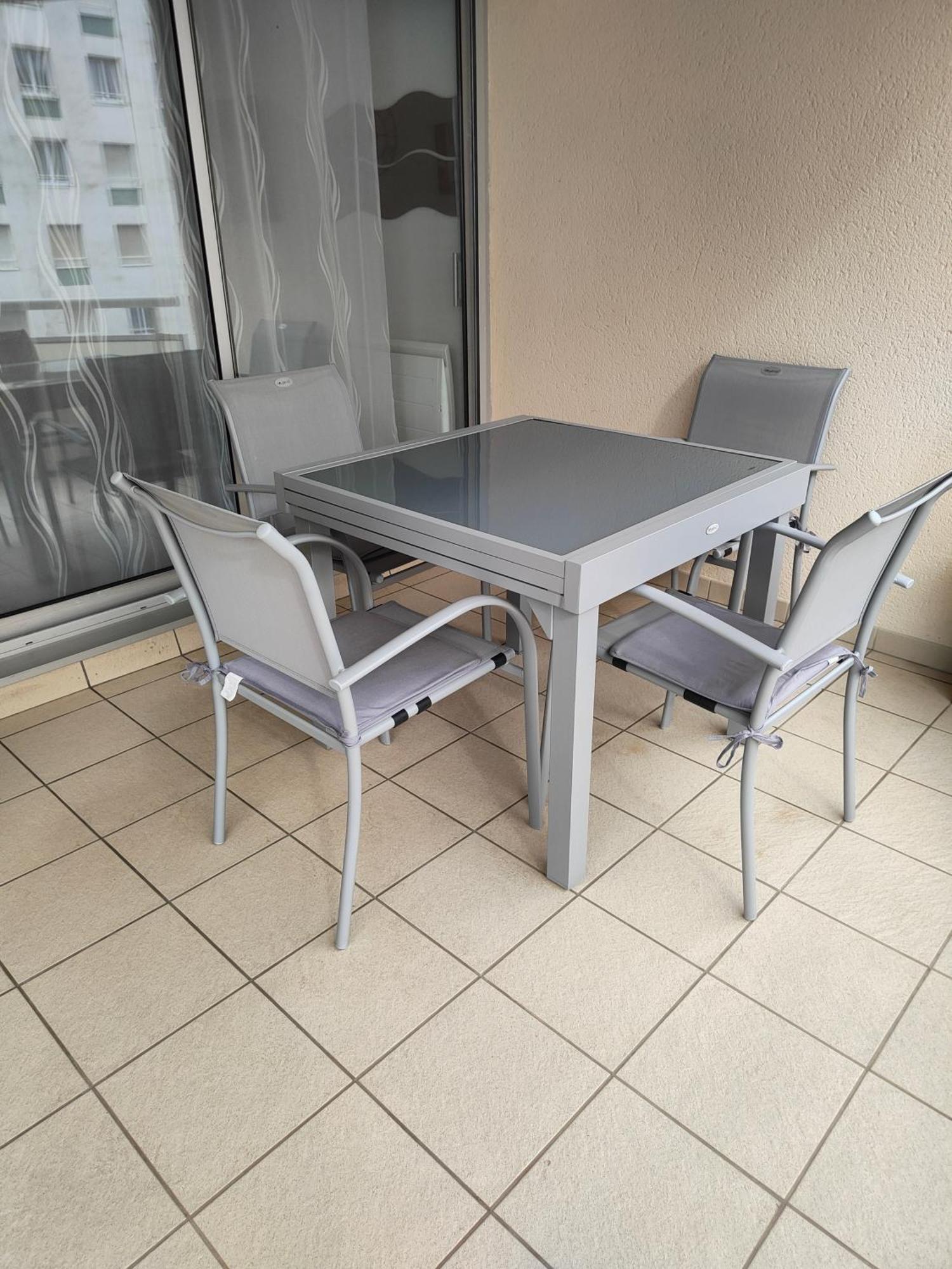 Appartement 2 Pieces Avec Une Grande Terrasse, 3 Etoiles, Wifi, Box Pour Vehicule Et Velos เลส์ซาบล์-โดล็อนน์ ภายนอก รูปภาพ