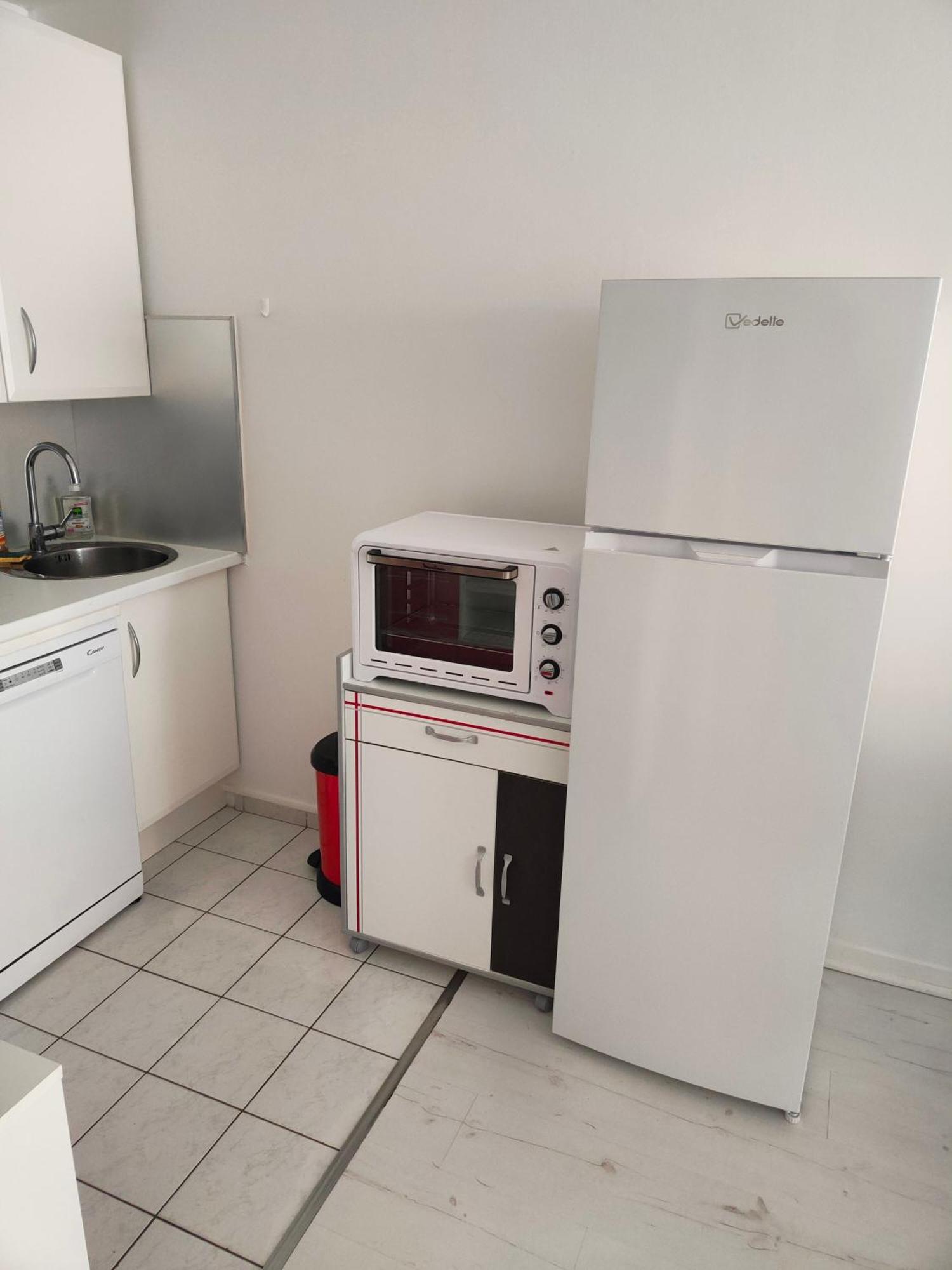 Appartement 2 Pieces Avec Une Grande Terrasse, 3 Etoiles, Wifi, Box Pour Vehicule Et Velos เลส์ซาบล์-โดล็อนน์ ภายนอก รูปภาพ