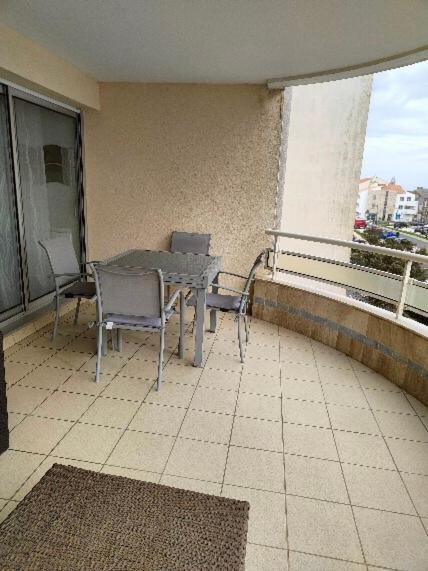 Appartement 2 Pieces Avec Une Grande Terrasse, 3 Etoiles, Wifi, Box Pour Vehicule Et Velos เลส์ซาบล์-โดล็อนน์ ภายนอก รูปภาพ